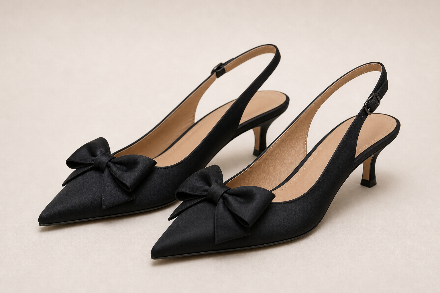 Slingbacks satin noir nœud talon kitten